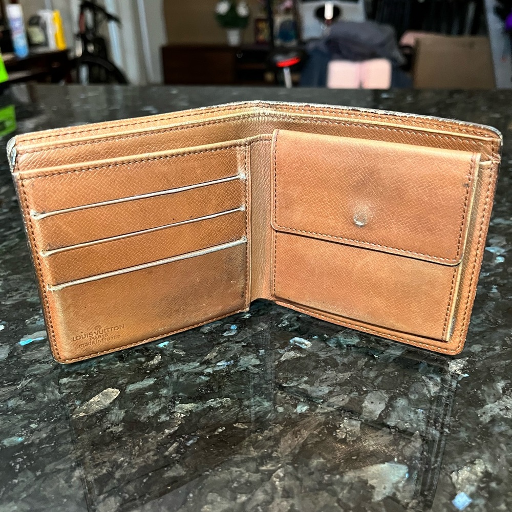 Authentic Lv Wallet - image 7